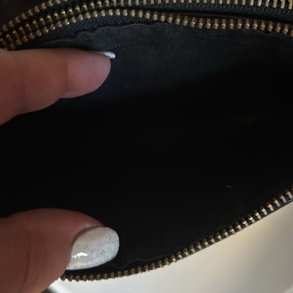 EUC/Coach Double Corner zip Wristlet - Picture 6 of 7